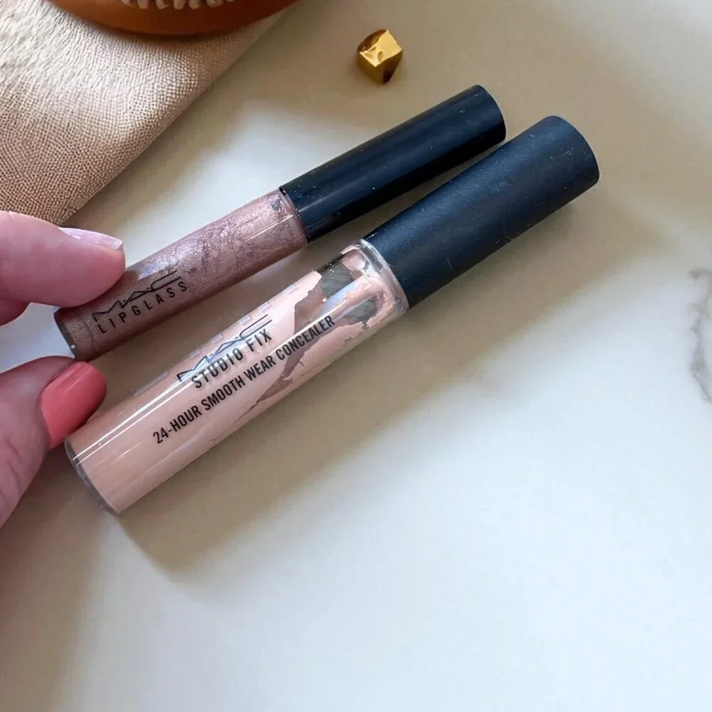 MAC Cosmetics Bundle Lip Gloss and 24 Hour Smoothwear Concealer Shade NW25 AC9